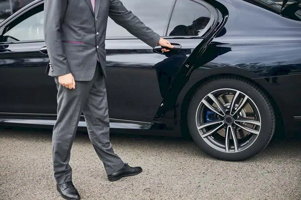 Professional chauffeur service and private car hire in Anna Maria Island Florida.